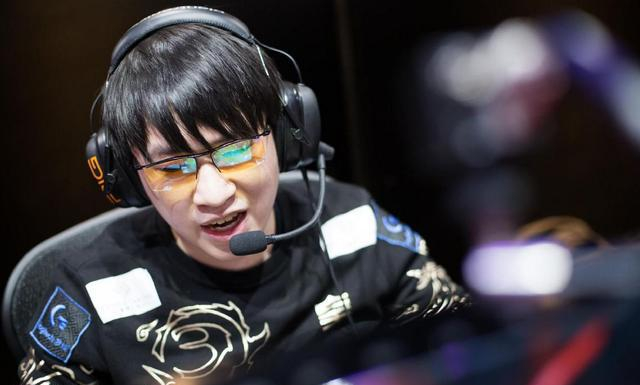 Uzi新星出色防守表现惊艳，DWG未来可期！的简单介绍